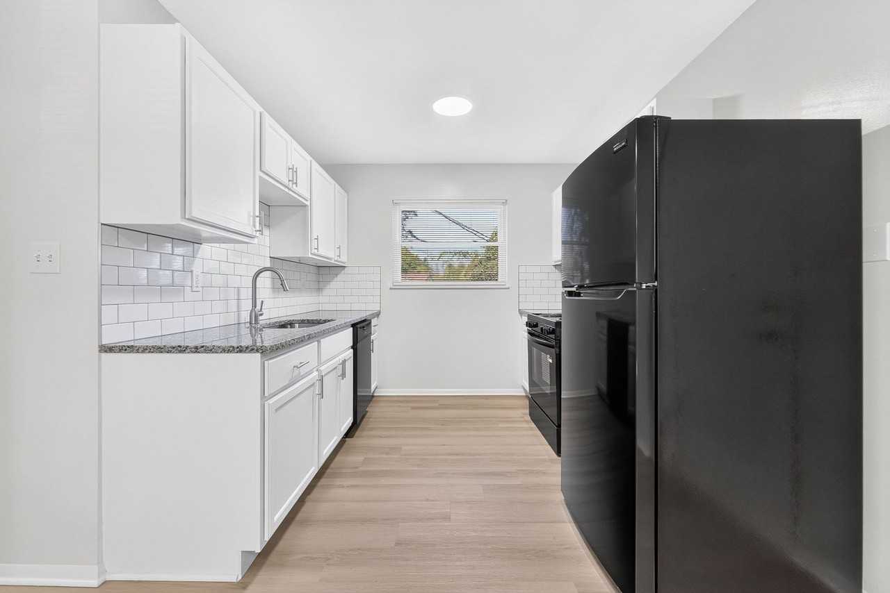 1811 Stetson Rd - Photo 4 of 24