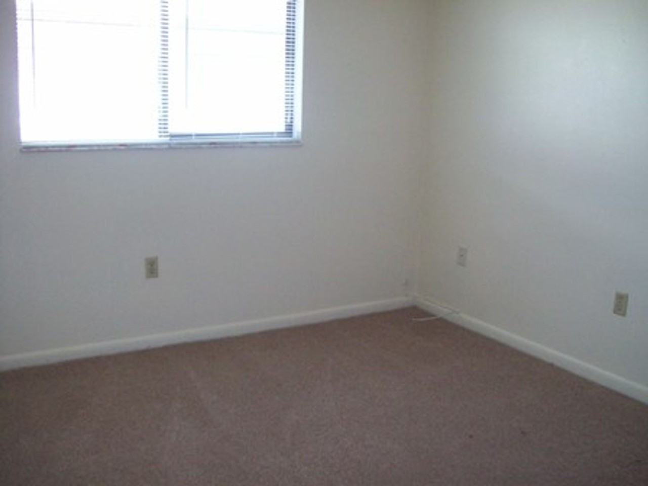 2909 Se 7th Ave - Photo 5 of 7