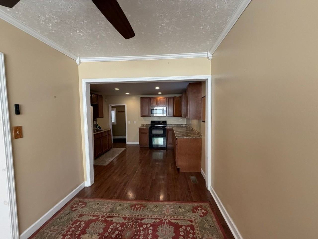 2535 Ne Monroe St - Photo 3 of 19