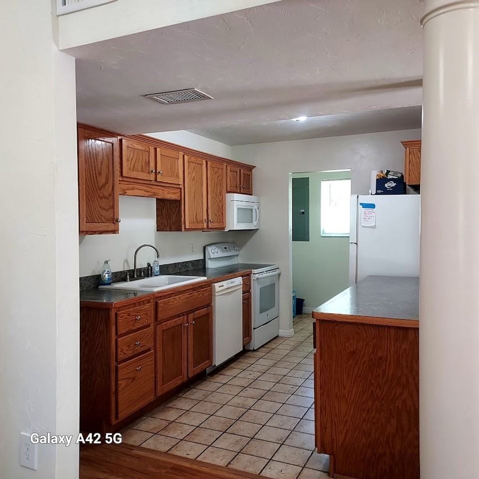 7405 Se 176th St - Photo 3 of 20