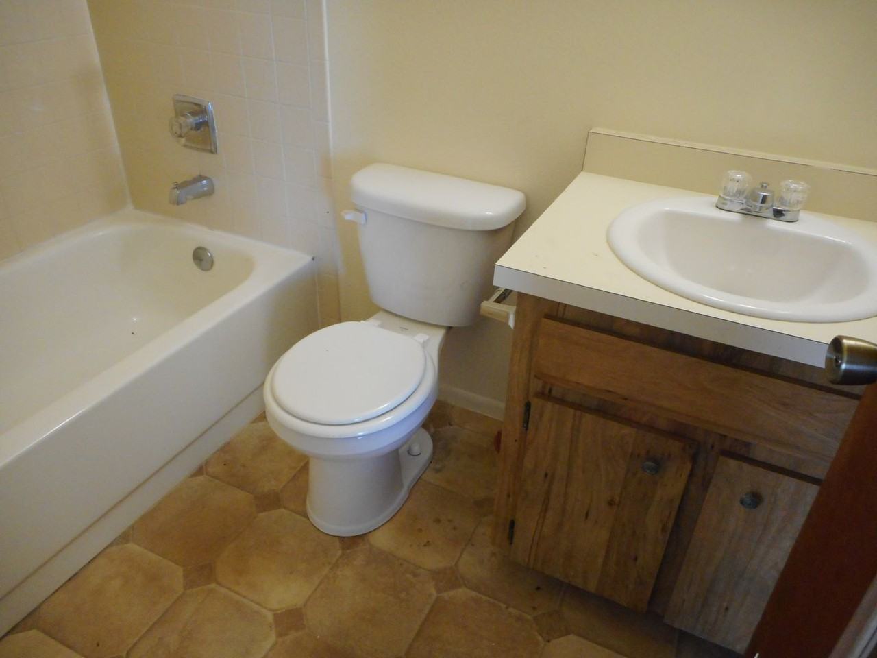 5460 Se 29th Pl - Photo 3 of 7