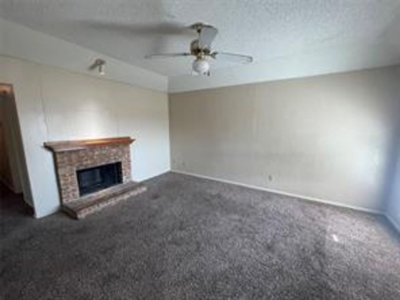 2709 2709 Standford Street #A - Photo 3 of 6