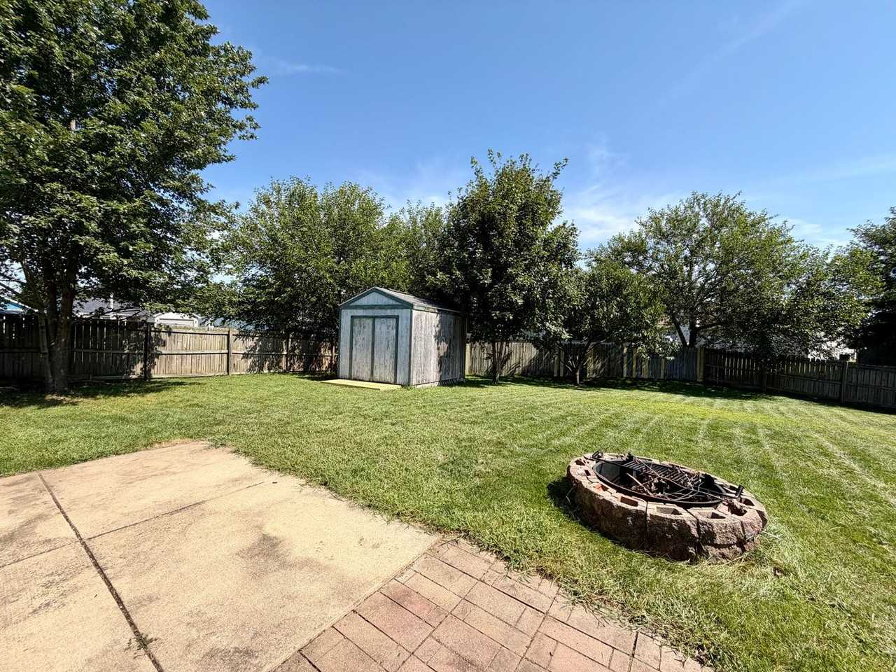 3619 Starks Dr - Photo 3 of 31