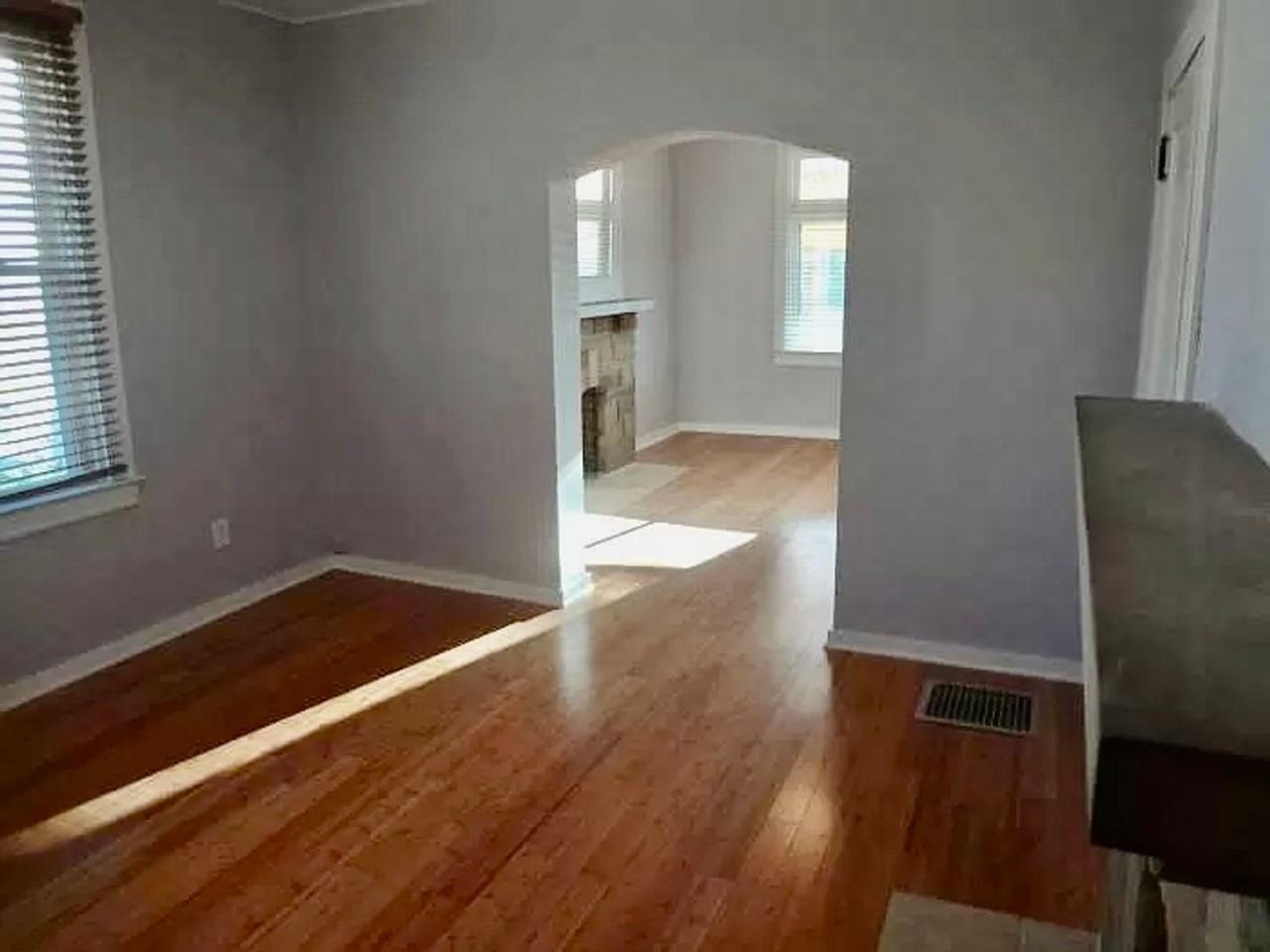212 Republic St - Photo 2 of 10