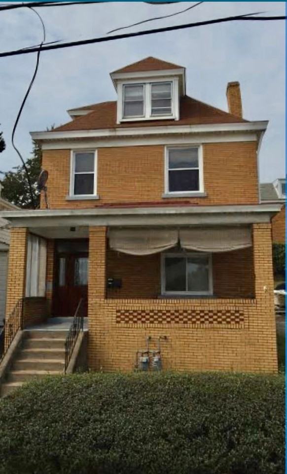 212 Republic St - Photo 5 of 10