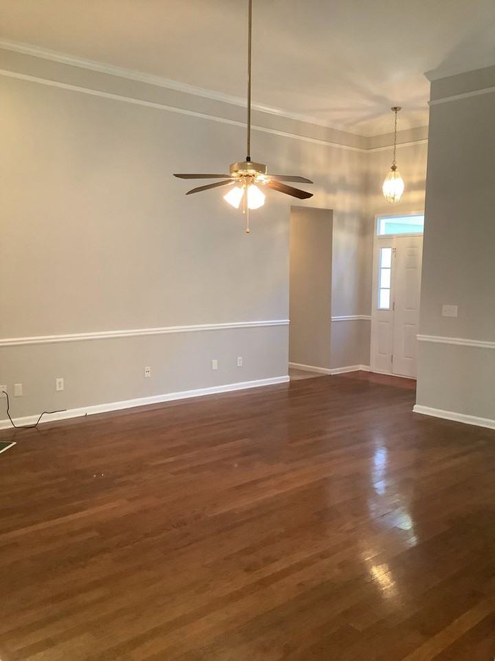 127 Meadow Creek Dr - Photo 6 of 24