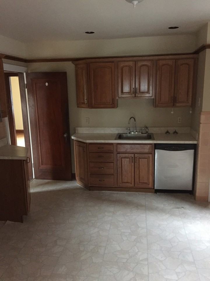 3172 Mozart Ave - Photo 5 of 28