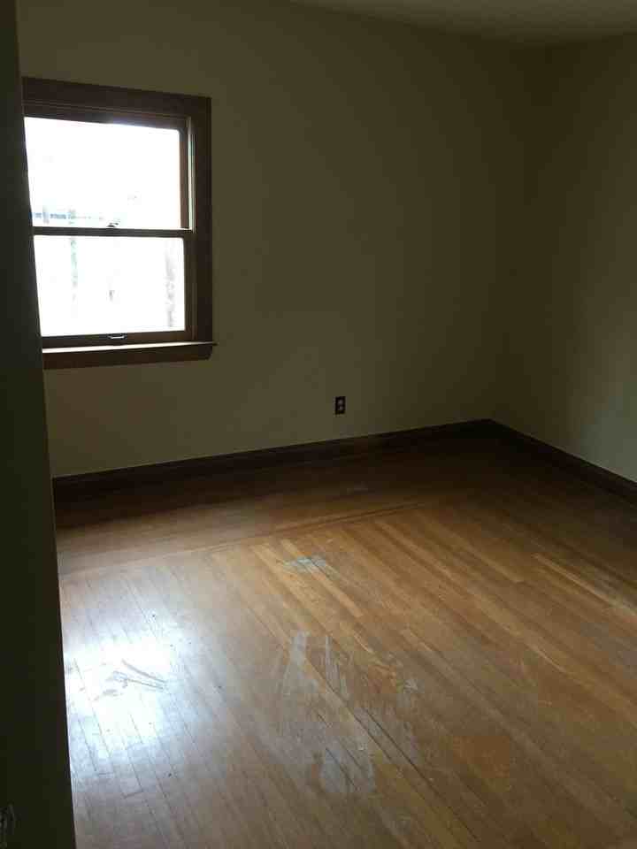 3172 Mozart Ave - Photo 7 of 28