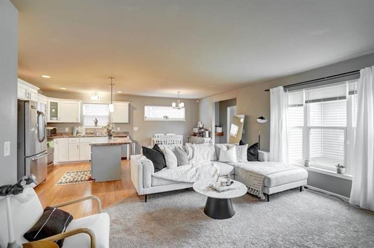 9317 Golden Hue Blvd - Photo 5 of 38