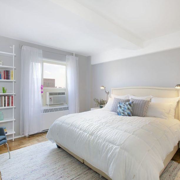 5 Peter Cooper Road #2
