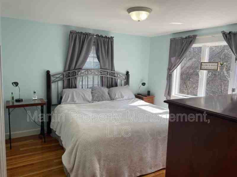 533 Water St - Photo 4 of 14
