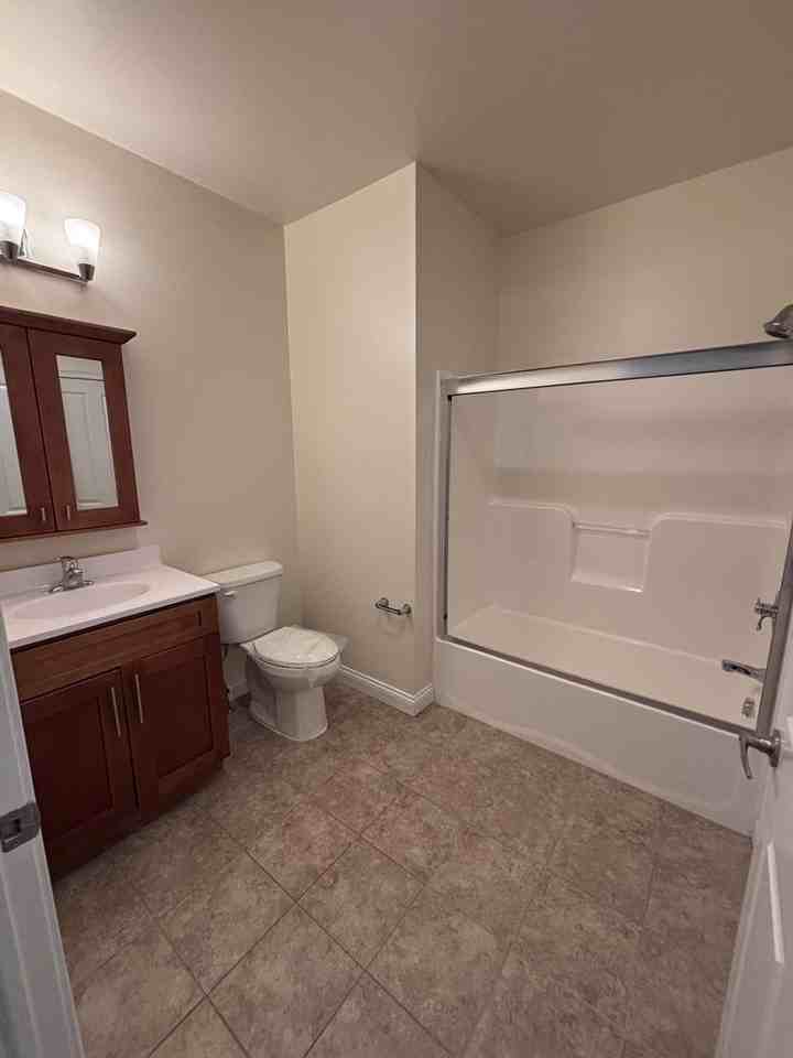 Hawk's View Luxury Apartments - Photo 2 of 18