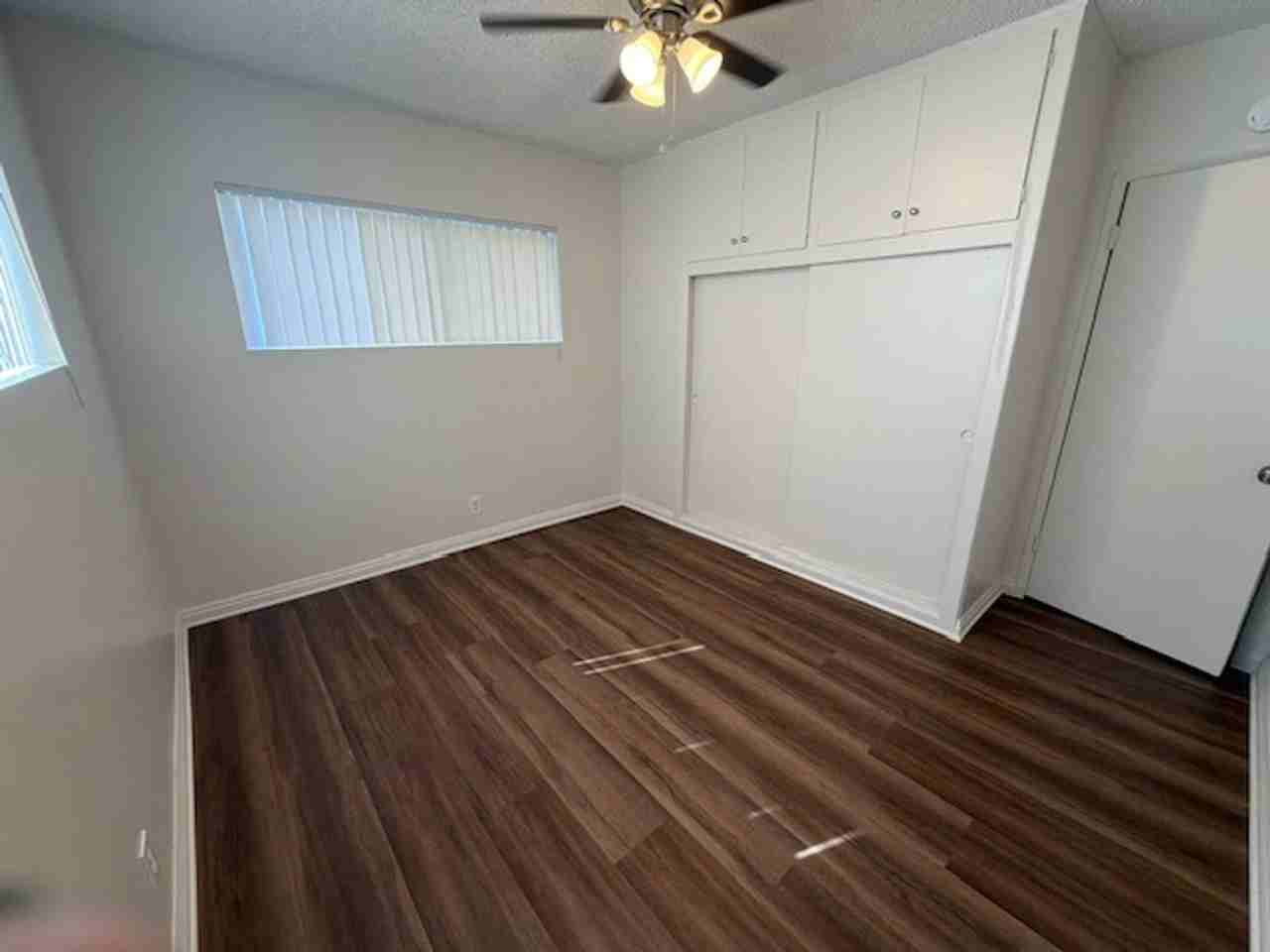 251 E 49th St #B - Photo 7 of 14