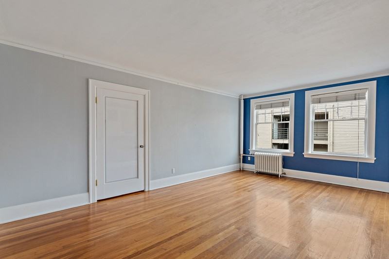 321 Boylston Ave E #404 - Photo 4 of 16