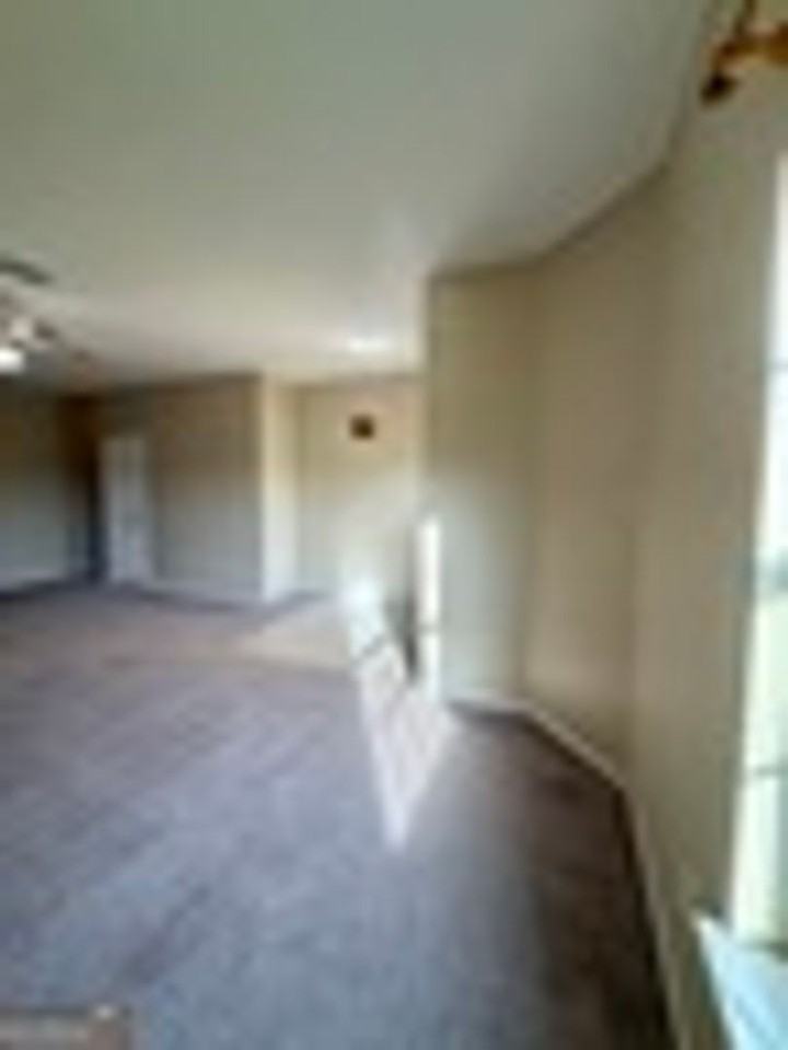 200 Royal Palms Ave - Photo 5 of 48
