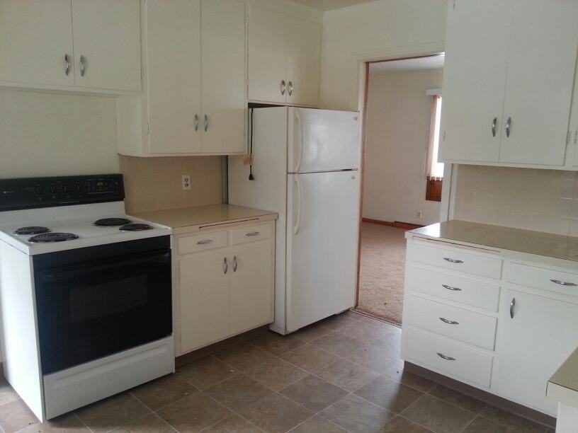 1348 Pine St - Photo 3 of 8
