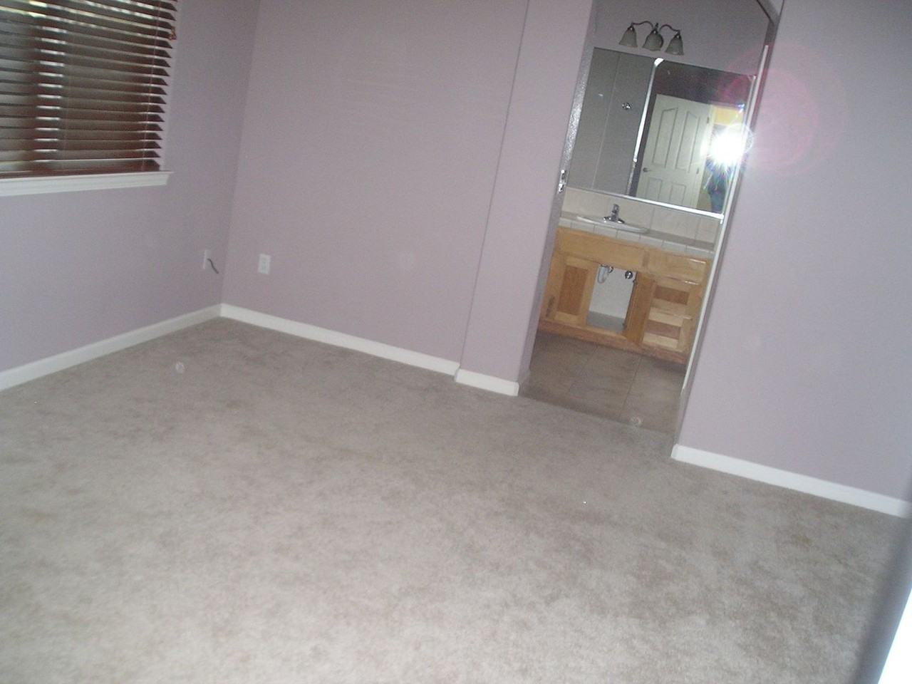 143 Mandalay Ct - Photo 3 of 4