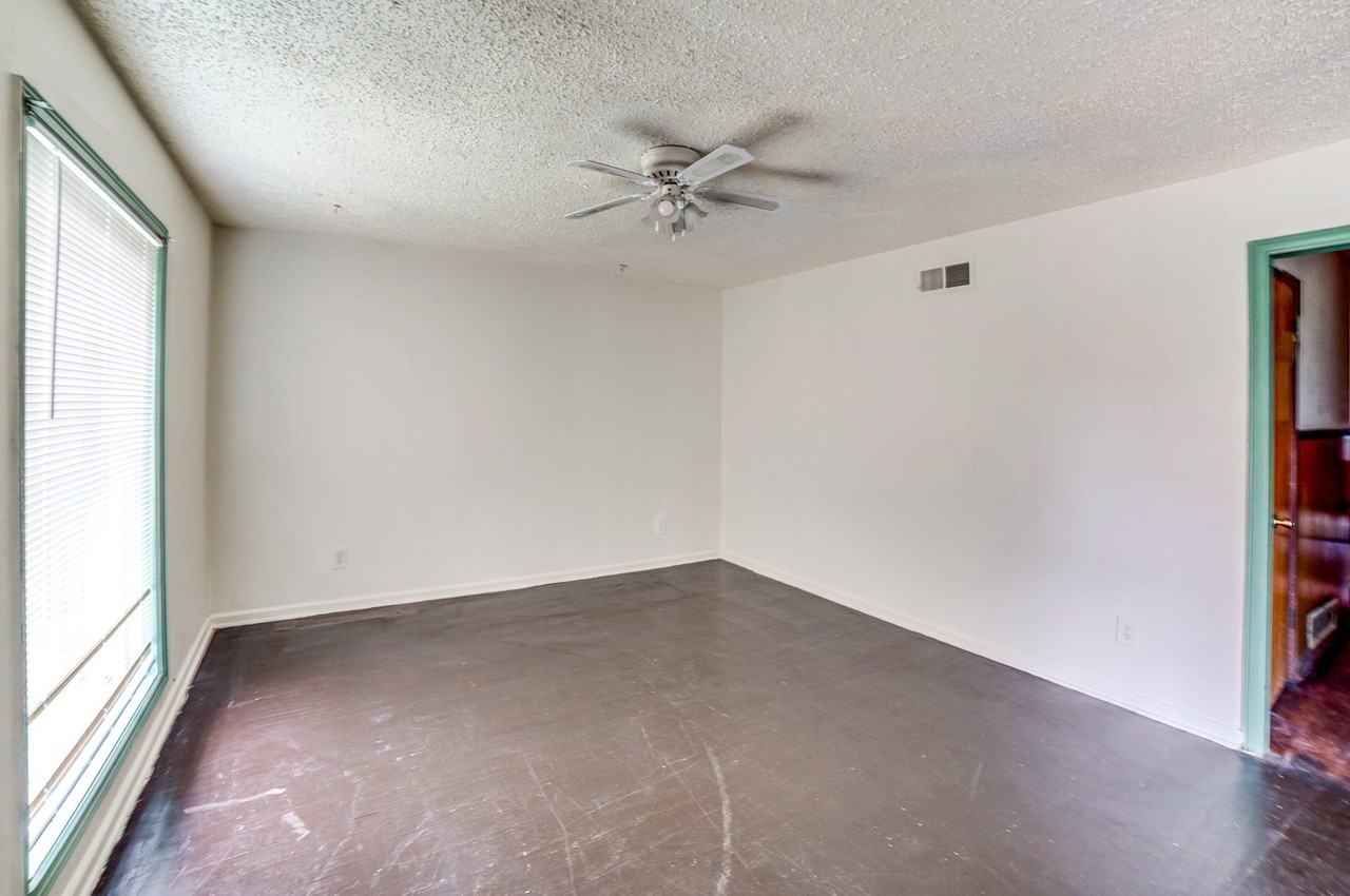4824 N Xanthus Ave - Photo 4 of 15