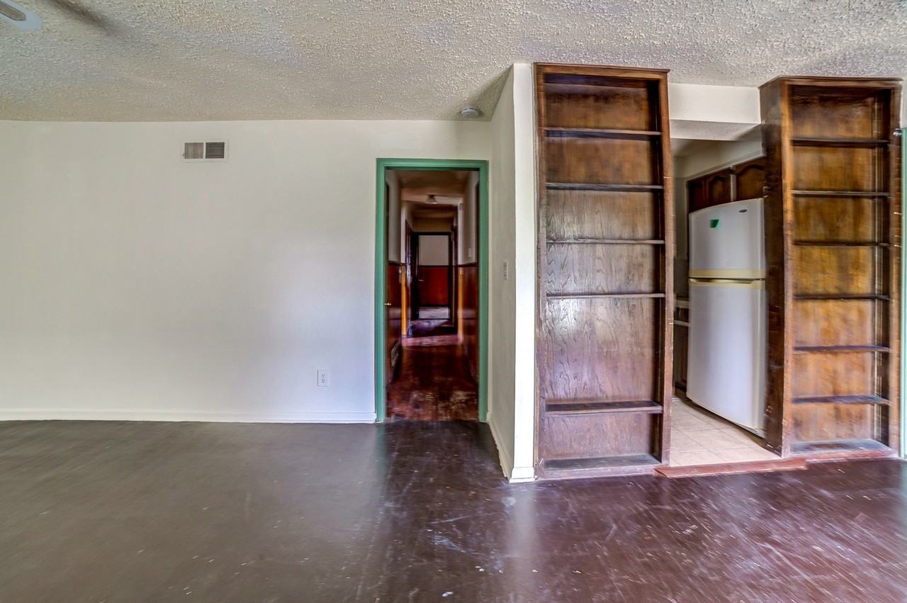 4824 N Xanthus Ave - Photo 5 of 15
