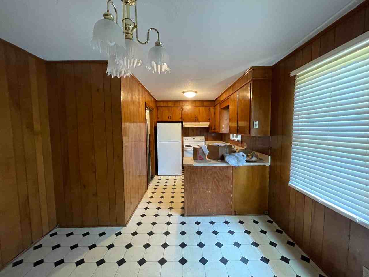 6524 Camelot St - Photo 5 of 11