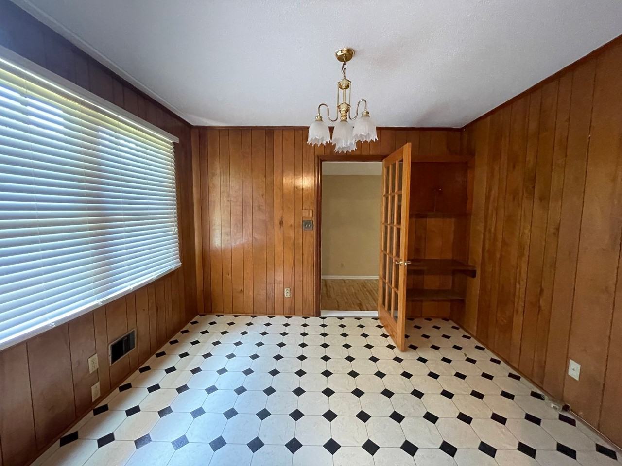 6524 Camelot St - Photo 6 of 11