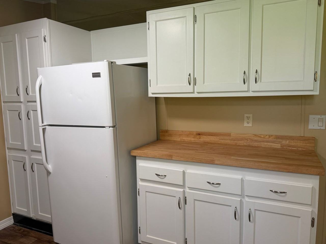 6147 Robin Rd - Photo 4 of 14