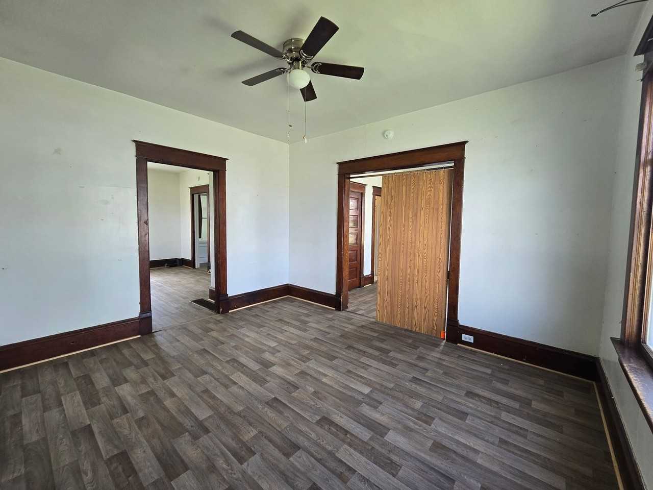 319 N 4th St - Photo 4 of 14