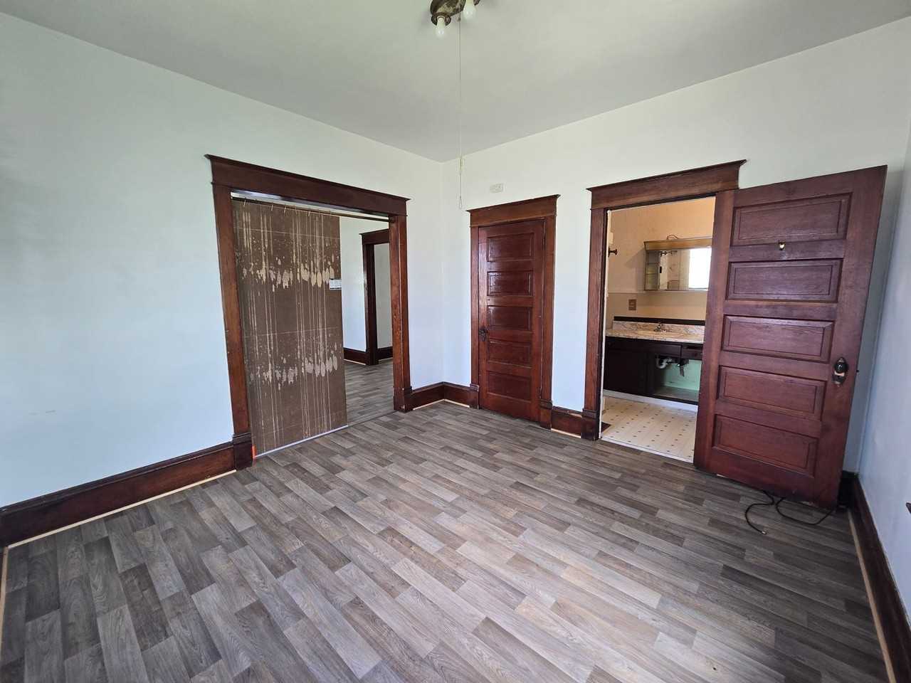 319 N 4th St - Photo 6 of 14