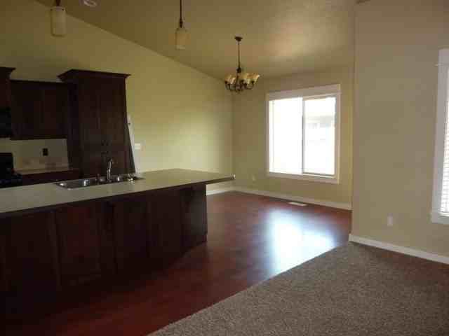 18424 Spicebush Ave - Photo 4 of 5