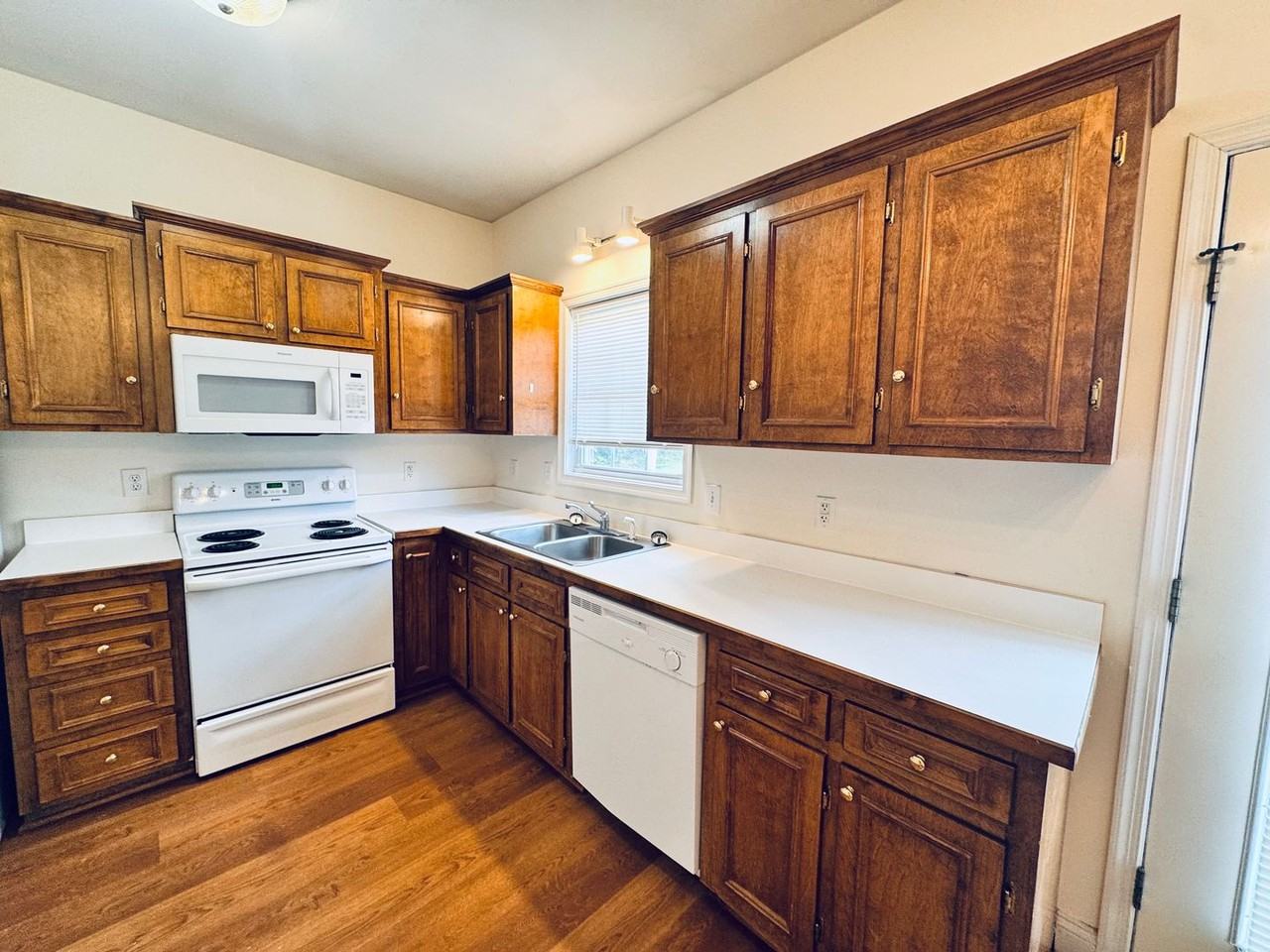 812B Wiggington Rd - Photo 2 of 13