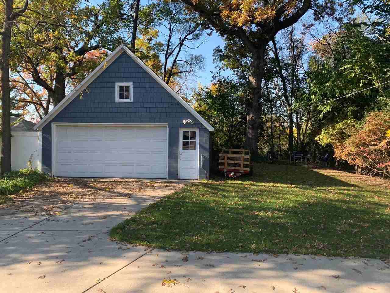 1543 Gladstone Dr Se - Photo 3 of 25