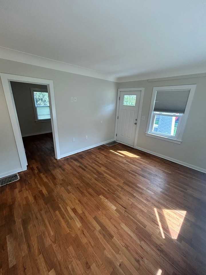 1543 Gladstone Dr Se - Photo 7 of 25