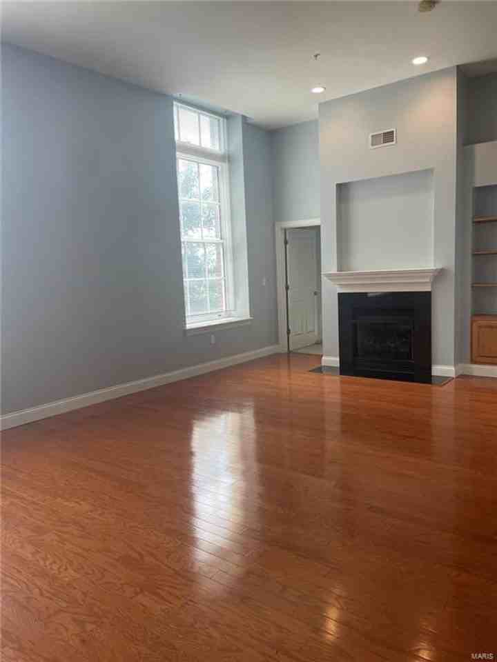 1515 Lafayette Ave - Photo 3 of 12