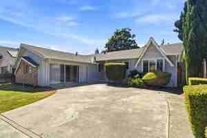 featured image of 6814 Westmoor Way