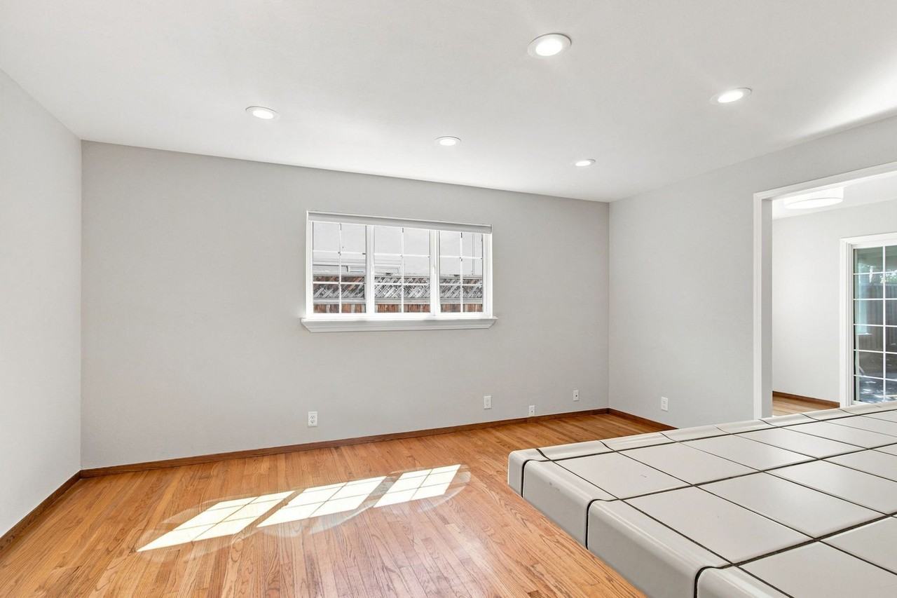 6814 Westmoor Way - Photo 4 of 18