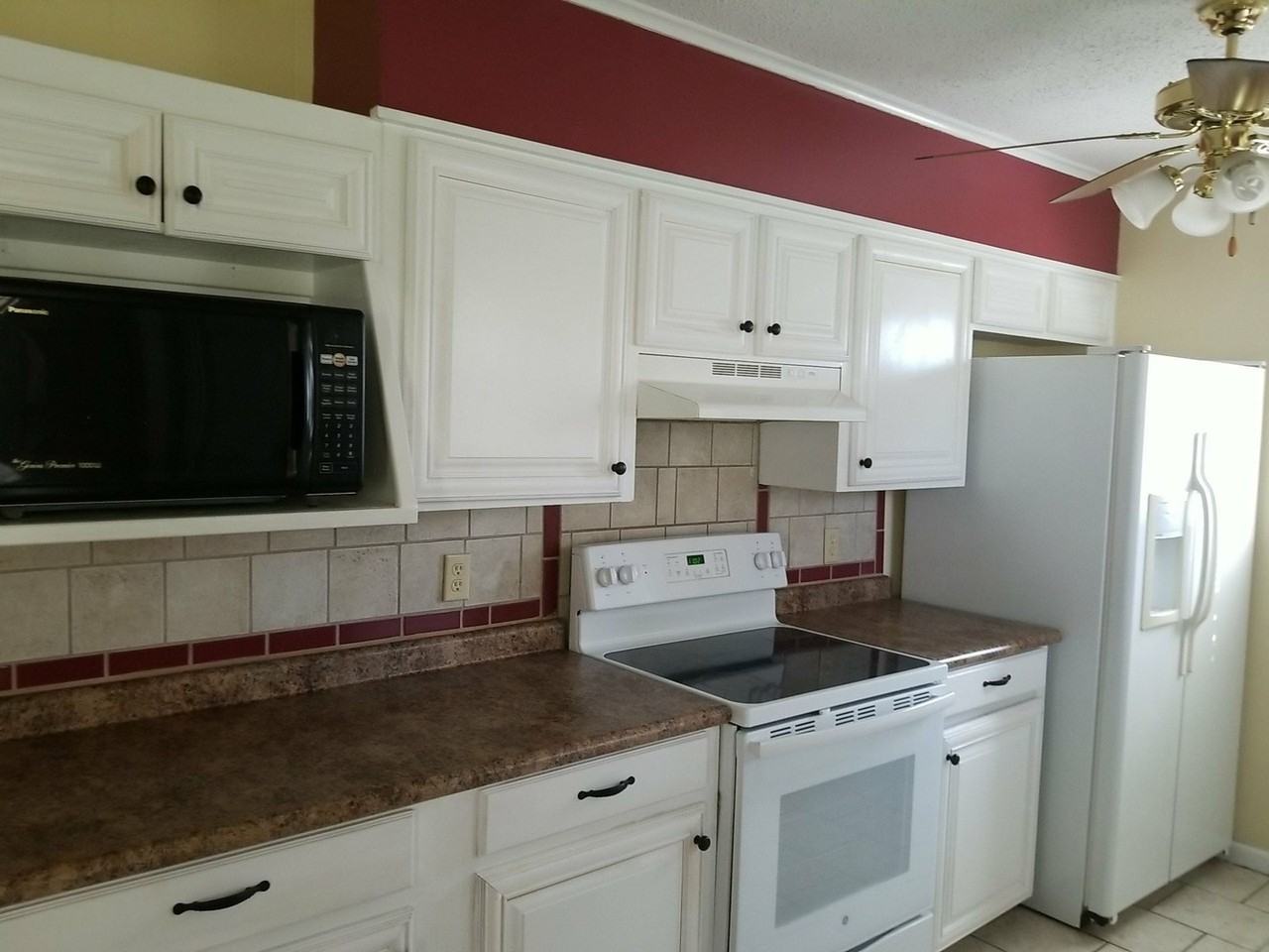 918 Villa Ln - Photo 4 of 20