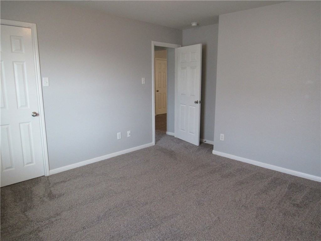 3633 Hawk View St - Photo 4 of 31