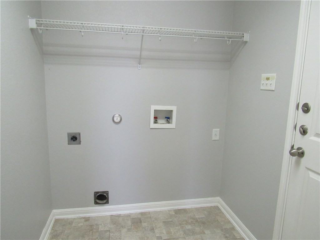 3633 Hawk View St - Photo 5 of 31