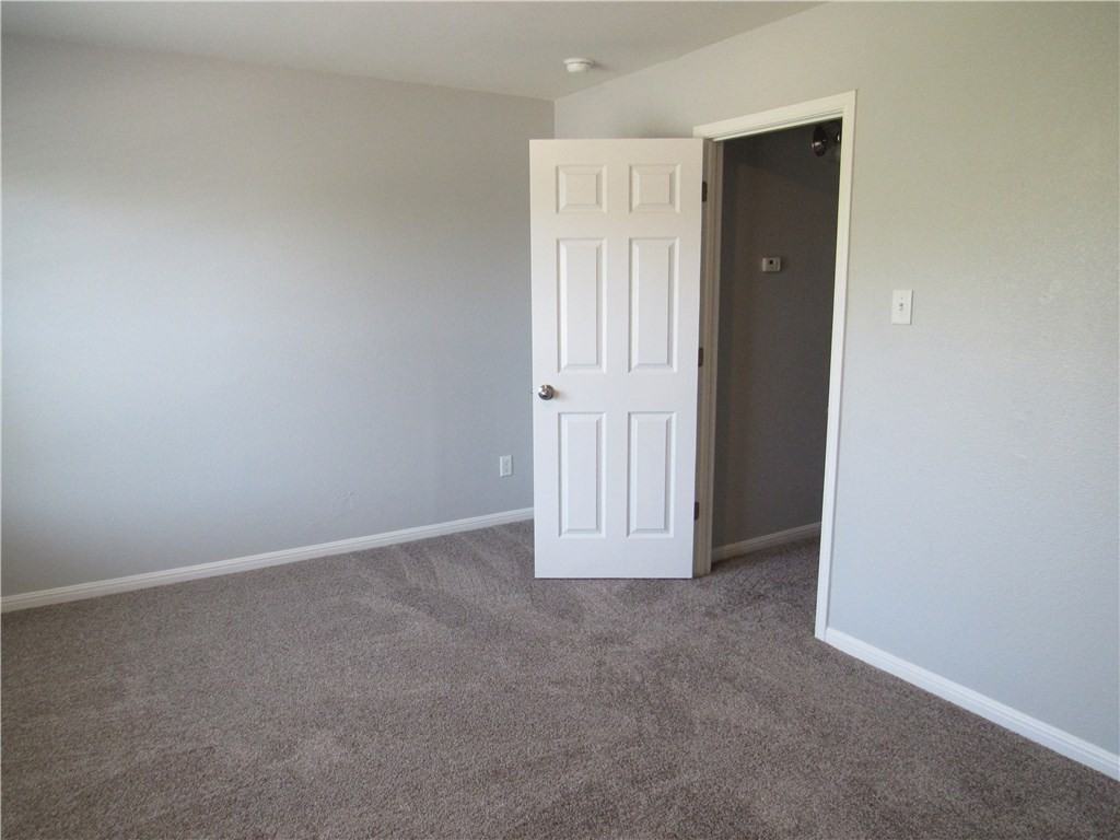 3633 Hawk View St - Photo 7 of 31