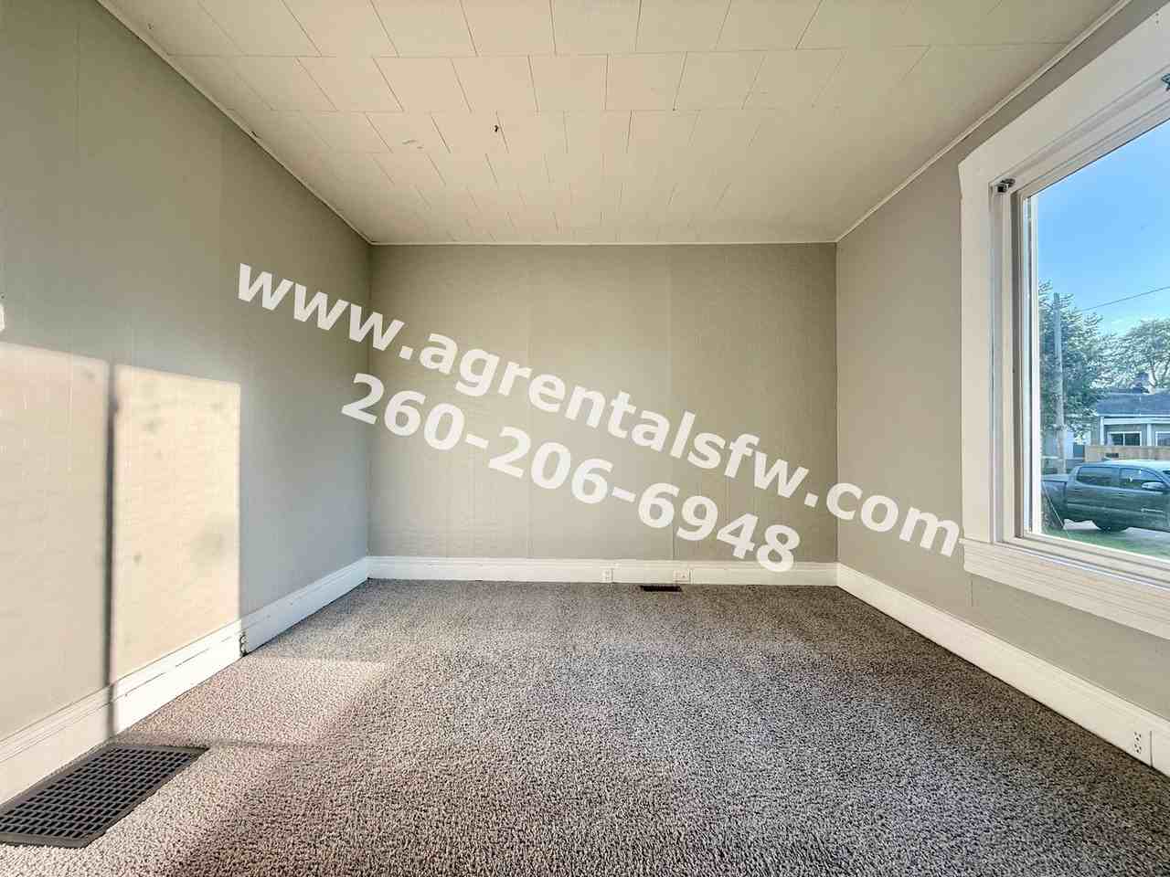 2721 Fox Ave - Photo 2 of 17
