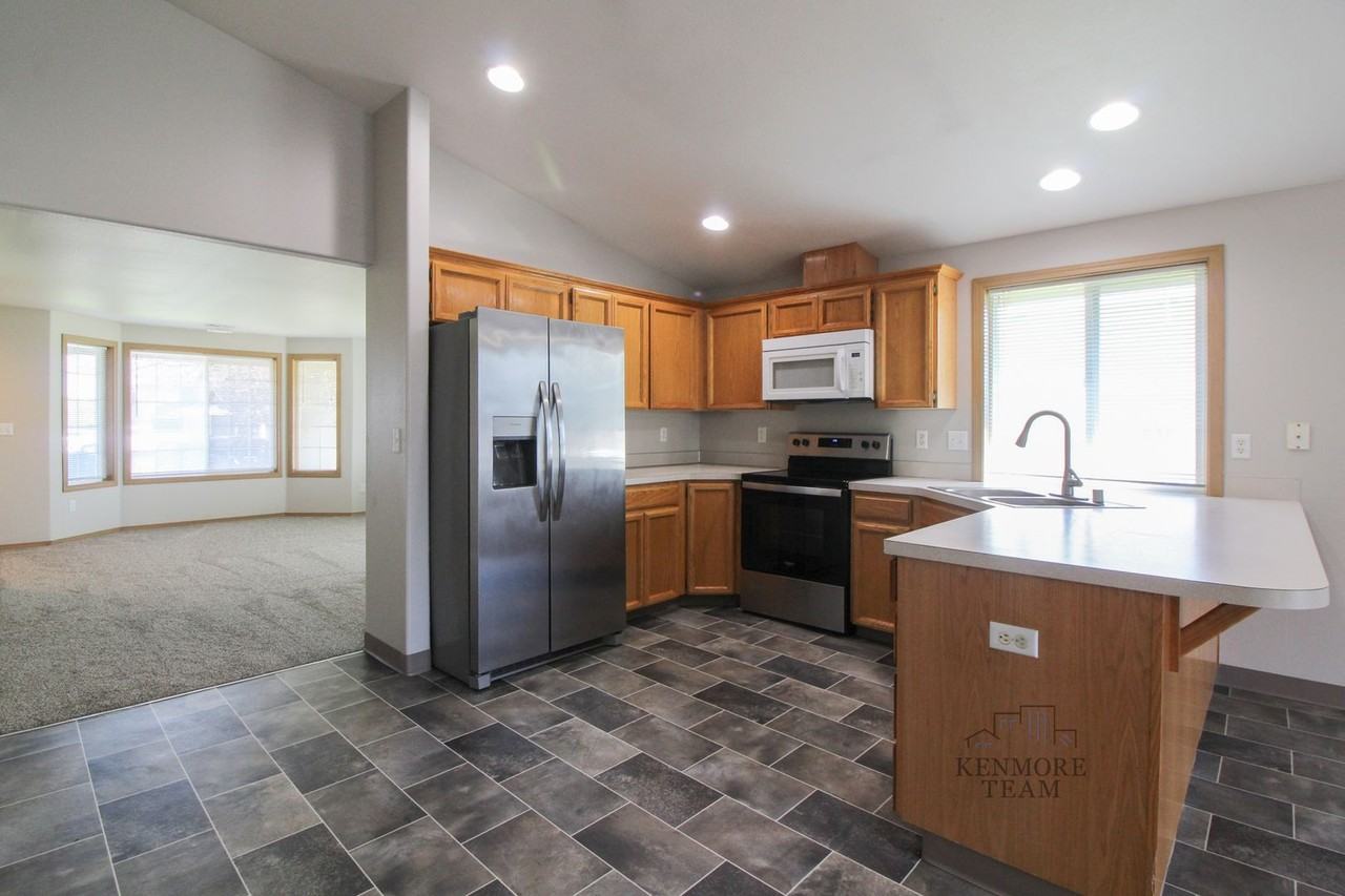 5108 Montague Ln - Photo 2 of 19