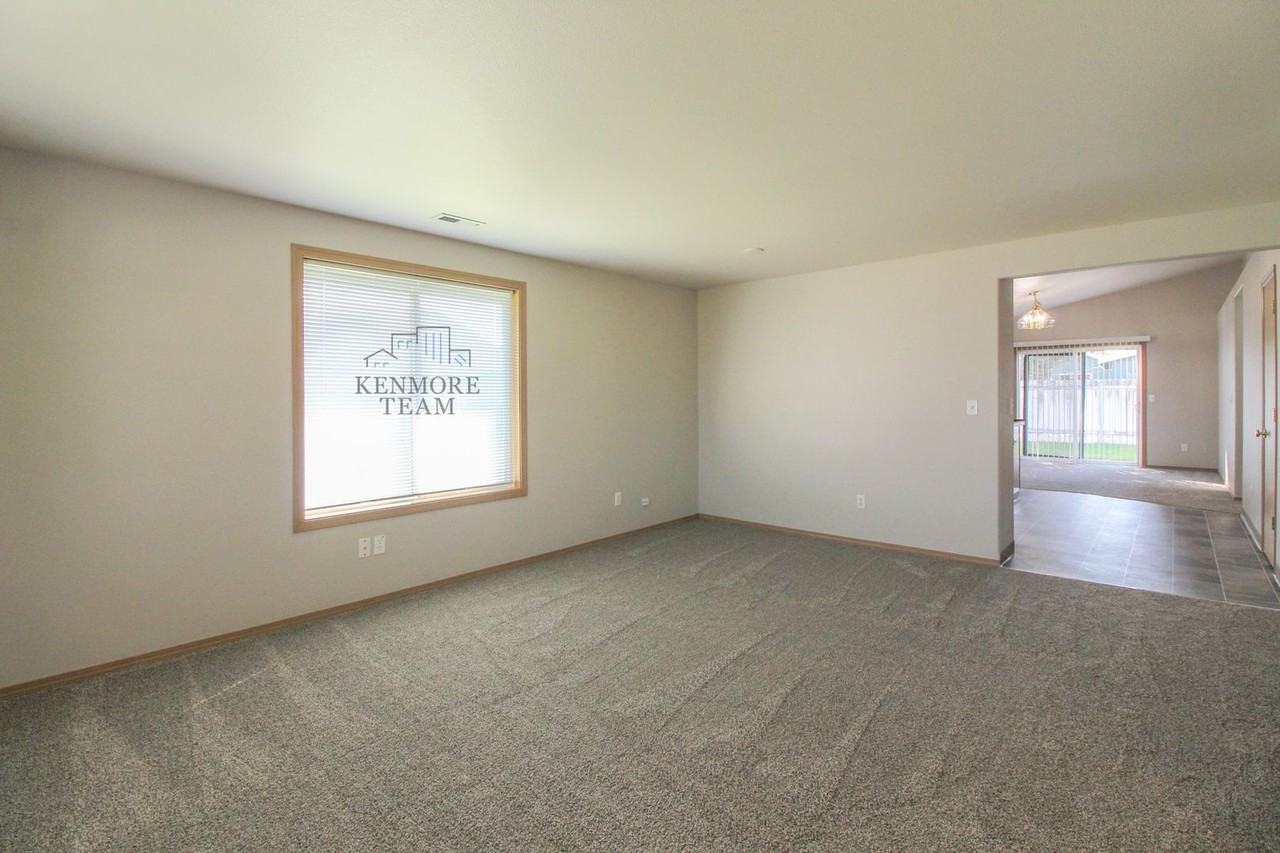 5108 Montague Ln - Photo 4 of 19