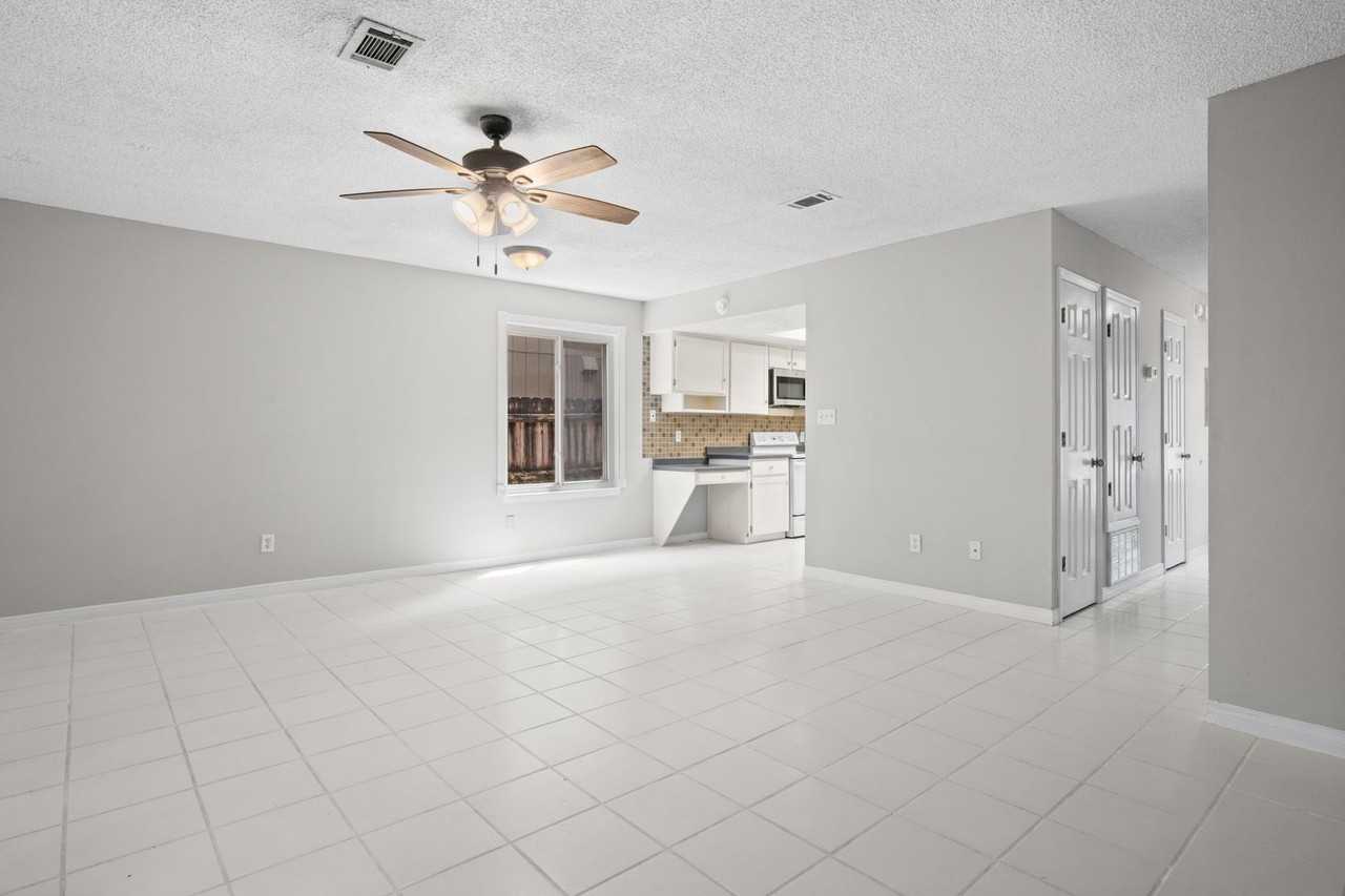 3506 Parkwood Ave - Photo 3 of 36