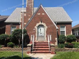 featured image of 1944 Davis Ave
