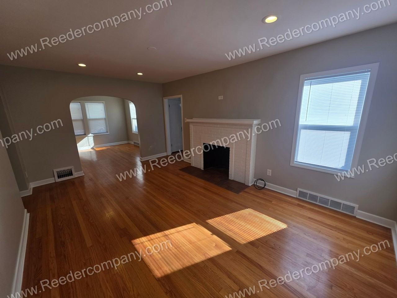 1944 Davis Ave - Photo 5 of 21