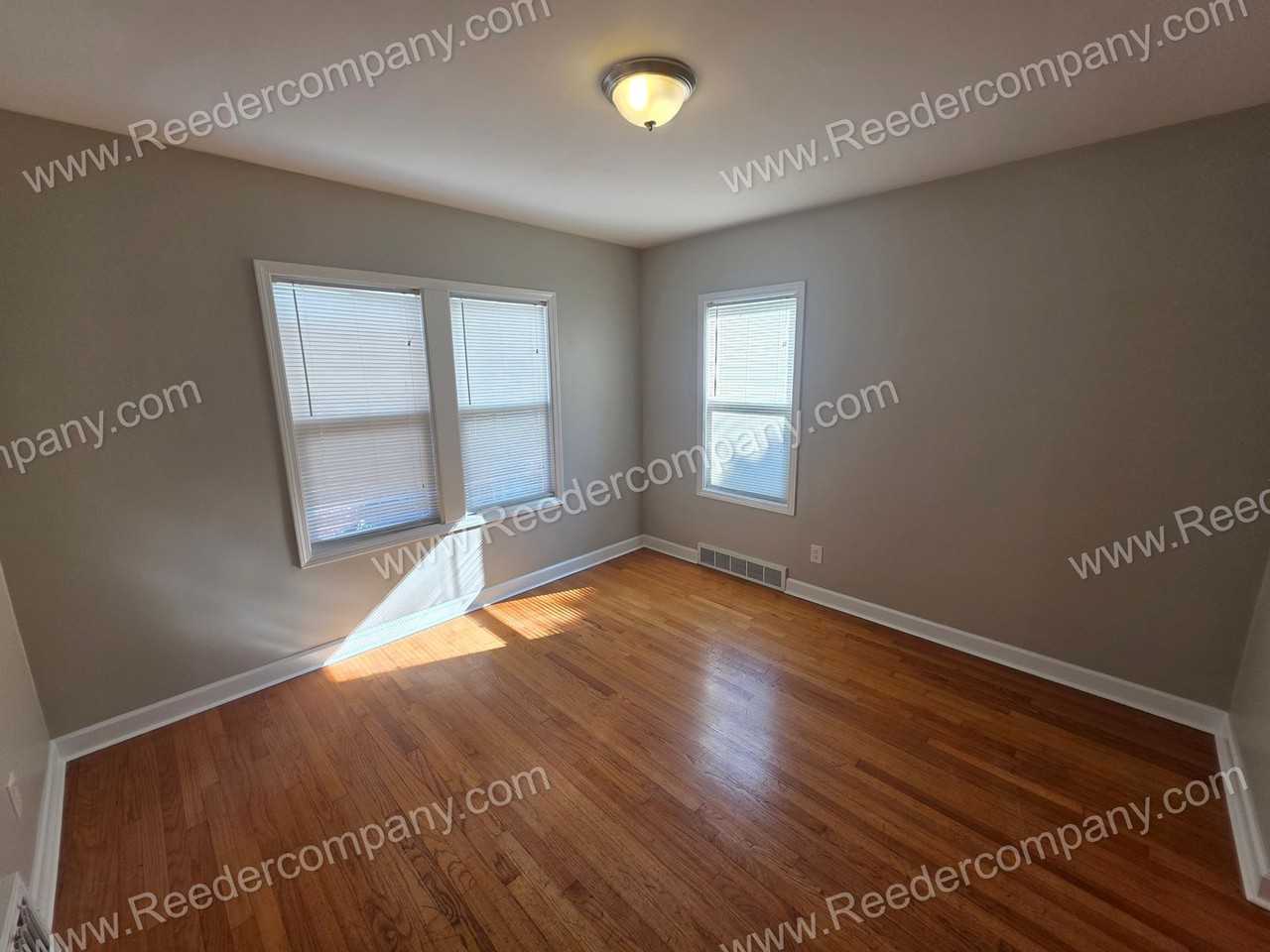 1944 Davis Ave - Photo 6 of 21