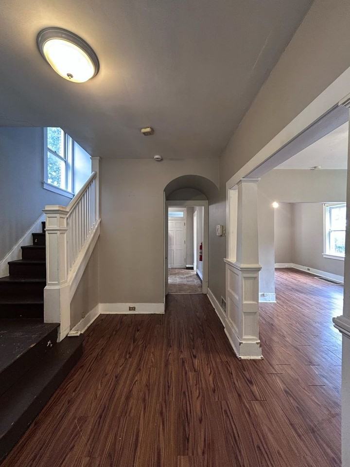 100 W Burgess St - Photo 3 of 25