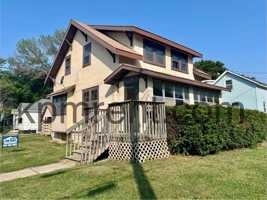 featured image of 1200 4th Ave Nw #1