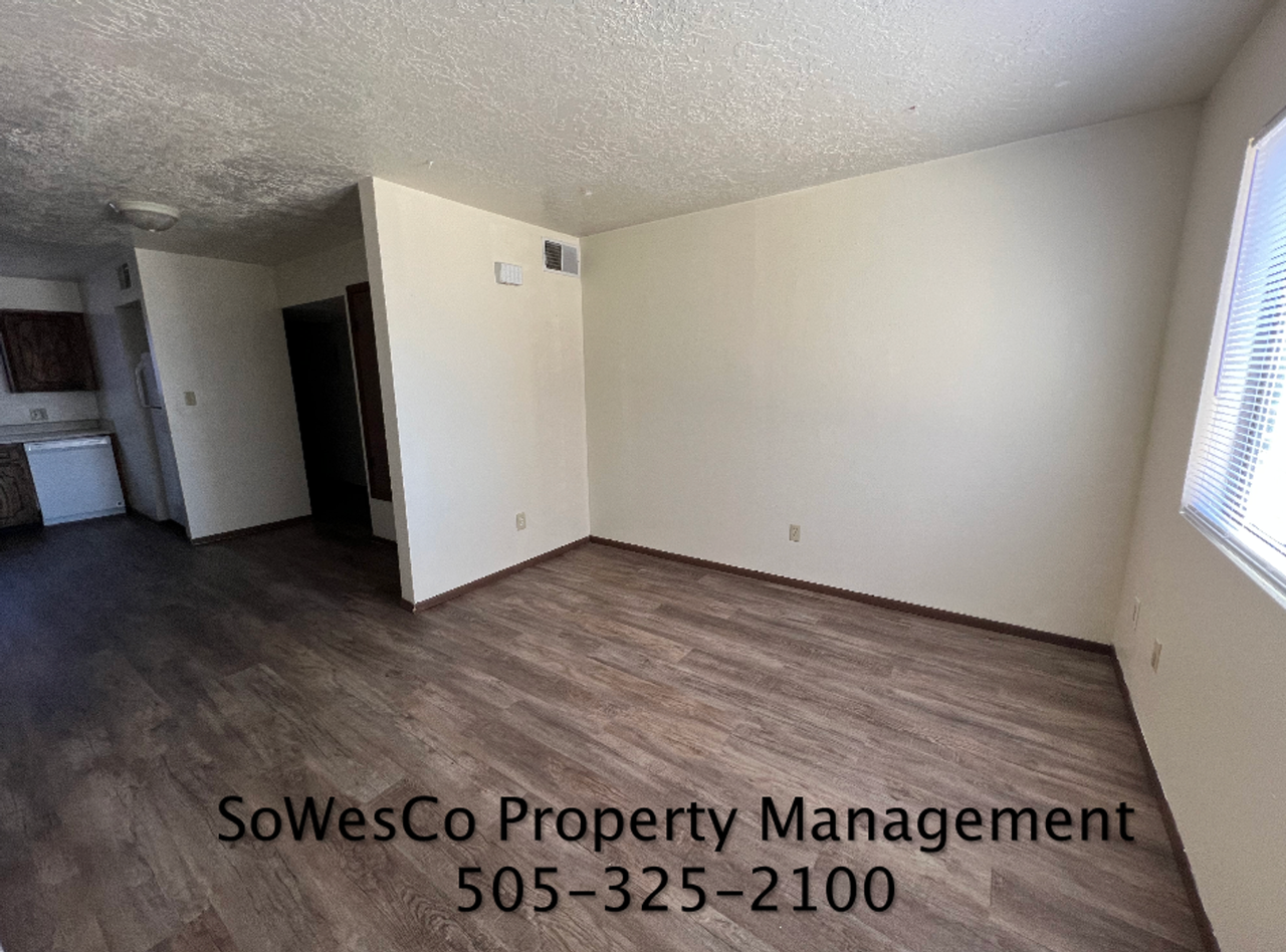 826 N Vine Ave #D - Photo 4 of 9