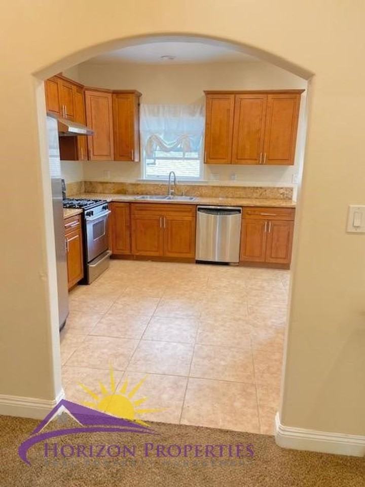 3914 35th St - Photo 3 of 19